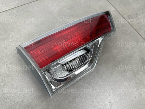 Задний фонарь левый внутренний Toyota Highlander 2014-2016 Задний фонарь левый внутренний Toyota Highlander 2014-2016