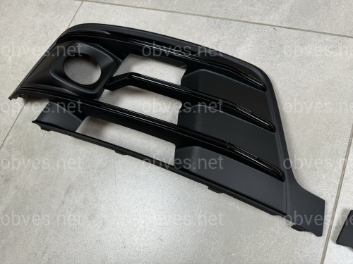 Решетки бампера S-Line ПОД РАДАРЫ Audi Q7 4M 2015-2019 черные 2шт, левая 4M0 807 681 / правая 4M0 807 682 Решетки бампера S-Line ПОД РАДАРЫ Audi Q7 4M 2015-2019 черные 2шт, левая 4M0 807 681 / правая 4M0 807 682