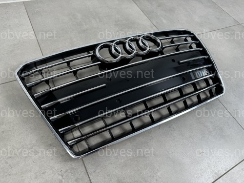 Решетка радиатора Audi A7 2010-2014 черная с хромом Решетка радиатора Audi A7 2010-2014 черная с хромом