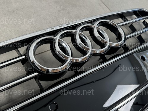 Решетка радиатора Audi A7 2010-2014 черная с хромом Решетка радиатора Audi A7 2010-2014 черная с хромом