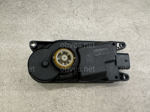Жалюзи BMW 5 Series G30 / G31 LCI 2020+ (с моторчиком) 51119498612 / 51745A218F3 Жалюзи BMW 5 Series G30 / G31 LCI 2020+ (с моторчиком) 51119498612 / 51745A218F3