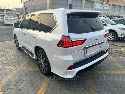 Обвес юбка заднего бампера  Lexus LX 570 450d 2015-2022 цвет белый