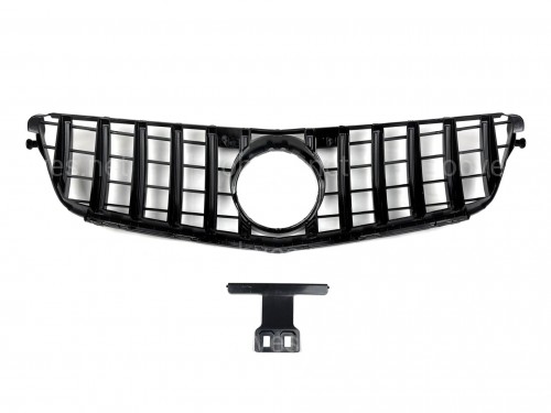 Решетка радиатора GT BLACK Mercedes C-Class W204 2007-2014 Решетка радиатора GT BLACK Mercedes C-Class W204 2007-2014