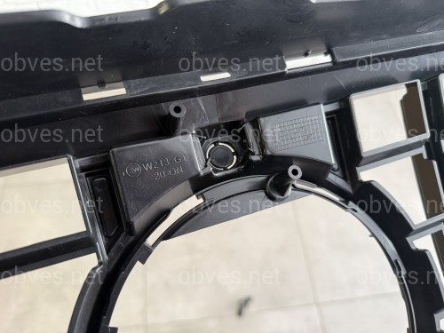 Решетка радиатора GT CHROME Mercedes E-Class W213 2020-2023 ОБЫЧНЫЙ НЕ AMG Решетка радиатора GT CHROME Mercedes E-Class W213 2020-2023 ОБЫЧНЫЙ НЕ AMG