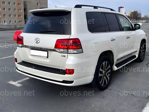 Обвес юбка заднего бампера Executive Lounge Toyota Land Cruiser 200 2015-2021 стиль 2019 / 2021 цвет белый Обвес юбка заднего бампера Executive Lounge Toyota Land Cruiser 200 2015-2021 стиль 2019 / 2021 цвет белый