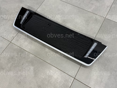 Накладка под номер с LED фонарями заднего хода Lexus LX 570 450d 2008-2021