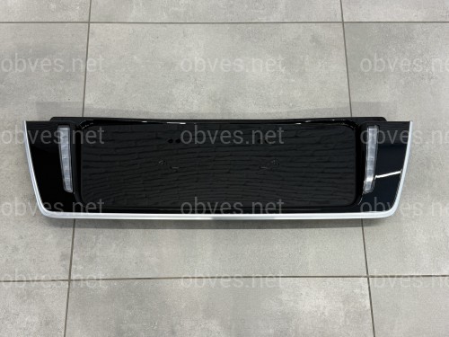 Накладка под номер с LED фонарями заднего хода Lexus LX 570 450d 2008-2021