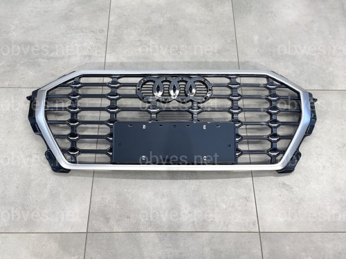 Решетка радиатора S-line Audi Q3 2019-