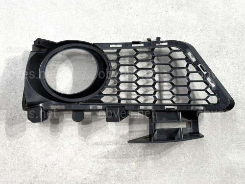 Накладка на противотуманную фару левая M пакет 51118062631 BMW 3 series F30 F31 2012-2018 Накладка на противотуманную фару левая M пакет 51118062631 BMW 3 series F30 F31 2012-2018