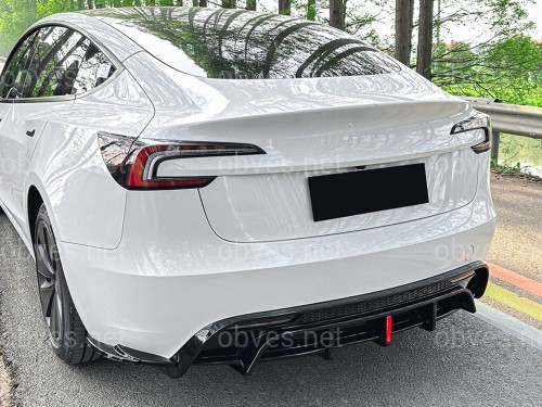 Накладка заднего бампера со стопом для Tesla Model 3 2025- ABS пластик, цвет черный глянец Накладка заднего бампера со стопом для Tesla Model 3 2025- ABS пластик, цвет черный глянец