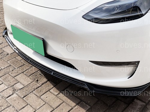 Накладка переднего бампера Maxton Design для Tesla Model Y 2020-2024 ABS пластик, цвет черный глянец Накладка переднего бампера Maxton Design для Tesla Model Y 2020-2024 ABS пластик, цвет черный глянец