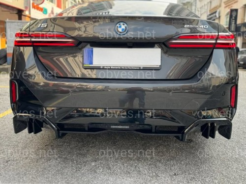Обвес юбка заднего бампера M-Performance для BMW 5 series G60 G61 2024-, цвет черный глянец
