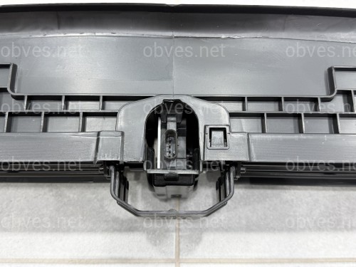 Жалюзи нижние адаптивные с моторчиком BMW 5 G30 G31 2020-2023 51749464208 рест.
