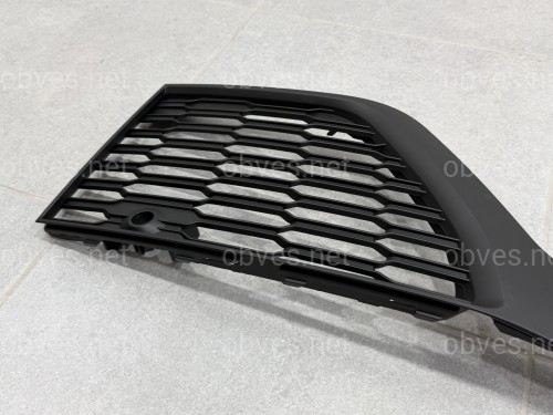 Решетки бампера S-Line BLACK для Audi Q7 2020-2024 2шт, левая 4M0 890 681 B / правая 4M0 890 682 B
