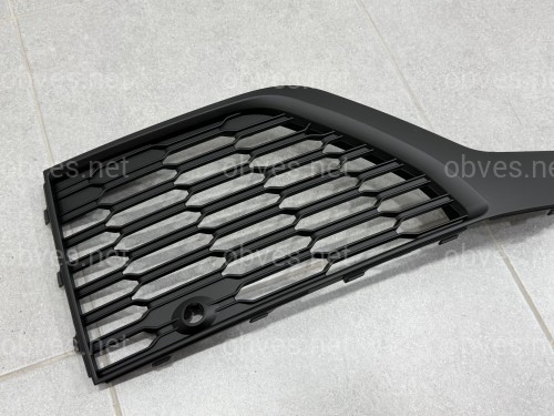 Решетки бампера S-Line BLACK для Audi Q7 2020-2024 2шт, левая 4M0 890 681 B / правая 4M0 890 682 B