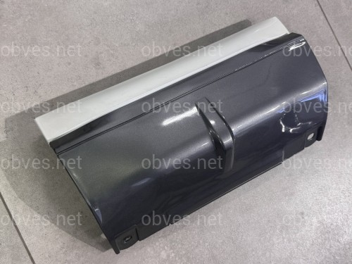 Заглушка бампера  под фаркоп F-Sport Lexus LX 570 2012-2015