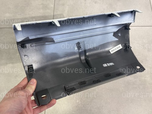 Заглушка бампера  под фаркоп F-Sport Lexus LX 570 2012-2015