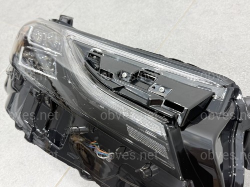 Правая фара Toyota Camry 80 XSE USA 2023-