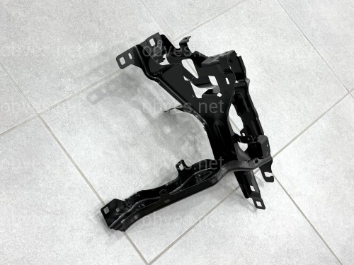 Кронштейн крепление фары правый 51647421710 для BMW X5 G05