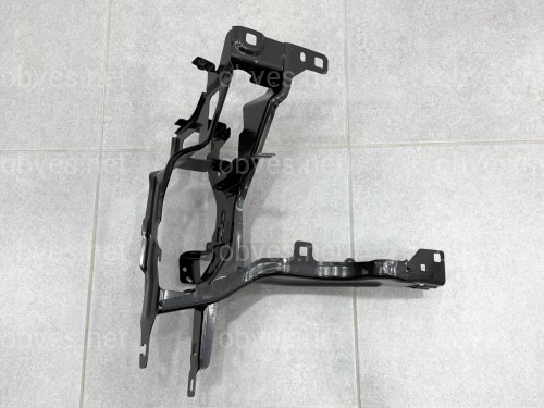 Кронштейн крепление фары правый 51647421710 для BMW X5 G05