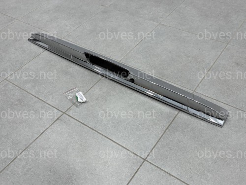 Хром накладка на заднюю дверь FJ Cruiser 2006-2022