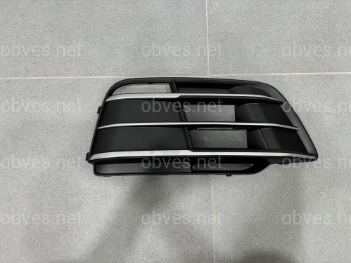 Решетка противотуманки матовая (правая) - S Line - AUDI Q5 (FY) 2017-2020 80D807680J