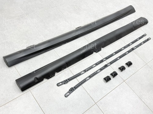 Накладки на пороги R20 для Volkswagen Golf 6 2008-2013