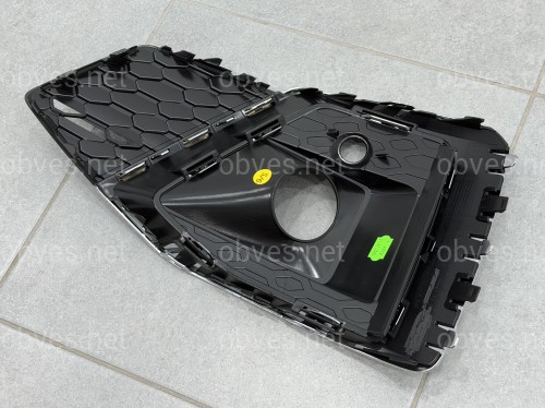 Решетка бампера ПРАВАЯ S-Line 8W6807682T3Q7 для Audi A5 B9 2020-2025