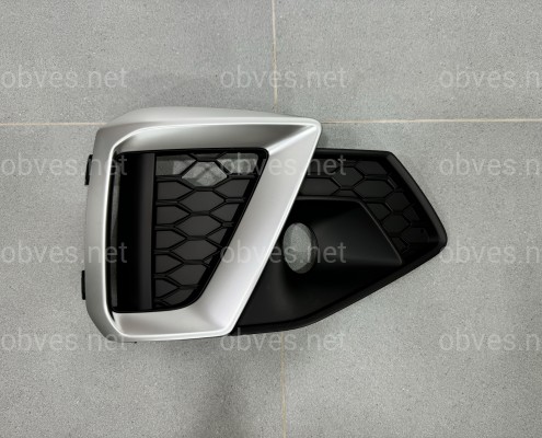 Правая накладка переднего бампера хром 8WD 807 682 M для Audi A4 B9 РЕСТАЙЛИНГ 2020-2023