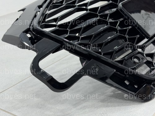 Решетка радиатора в стиле RS4 BLACK для Audi A4 2020-2023
