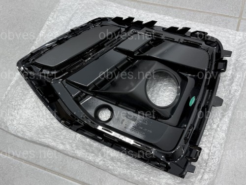 Решетка бампера ПРАВАЯ S-Line BLACK 80G807680Q Y9B для AUDI Q5 2020-2024