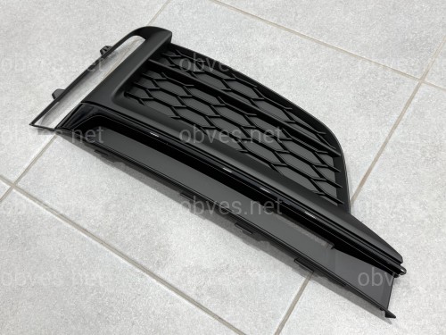 Решетка бампера ПРАВАЯ S-Line Black 8W6807682FT94 для Audi A5 B9 2015-2019