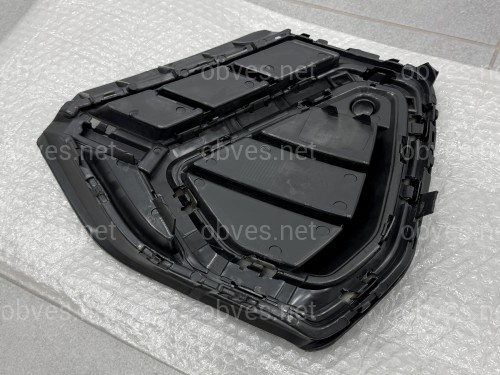 Решетка бампера S-Line BLACK ПРАВАЯ 83G807682A T94 для Audi Q3 2019- Решетка бампера S-Line BLACK ПРАВАЯ 83G807682A T94 для Audi Q3 2019-