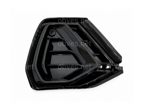 Решетка бампера S-Line BLACK ПРАВАЯ 83G807682A T94 для Audi Q3 2019- Решетка бампера S-Line BLACK ПРАВАЯ 83G807682A T94 для Audi Q3 2019-