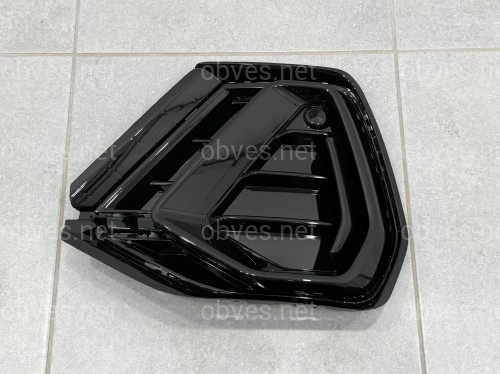 Решетка бампера S-Line BLACK ЛЕВАЯ 83G807681A T94 для Audi Q3 2019-
