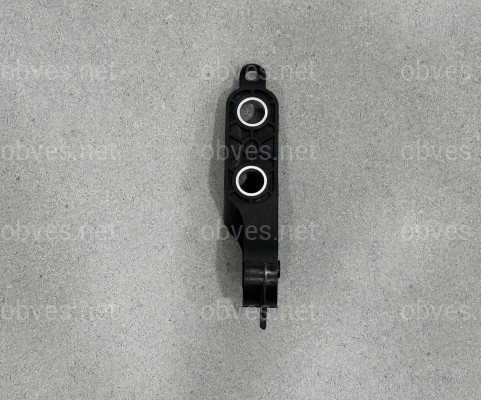 Кронштейн кожуха системы охлаждения правый 51647434062 для BMW G 20 / 28 Кронштейн кожуха системы охлаждения правый 51647434062 для BMW G 20 / 28