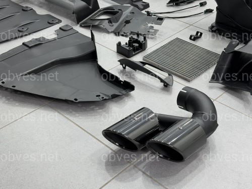 Комплект обвеса X5M F95 BMW для G05 2023-2025 (бампера в сборе, пороги, арки, ноздри, корпуса зеркал, жабры, спойлер)