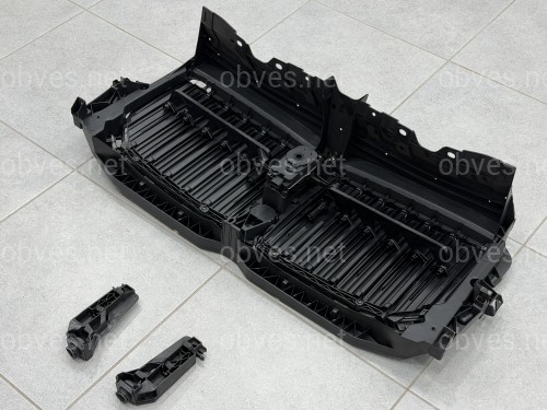 Центральные жалюзи с моторчиком СЕРЫЕ 51749465366 для BMW X7 G07 2019-2022