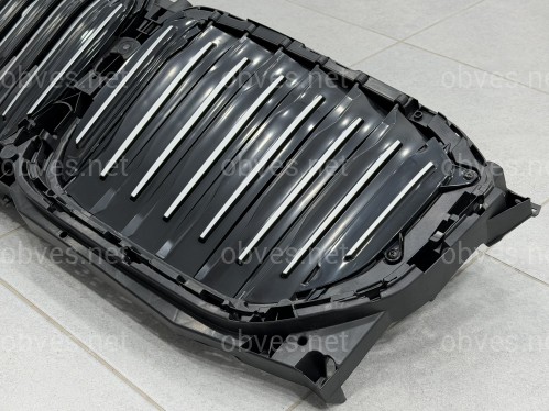 Центральные жалюзи с моторчиком СЕРЫЕ 51749465527 для BMW X5 G05 2019-2022